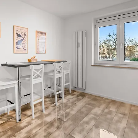 8 Min Per U-bahn Zum Marienplatz - 120 Qm Schwabing - 3 Sz - 2 Baeder - 9 Personen Apartment *