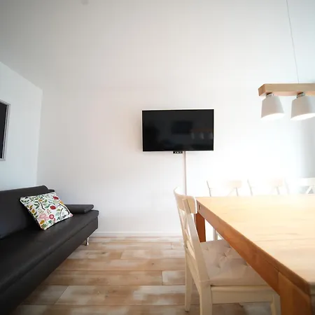 8 Min Per U-bahn Zum Marienplatz - 120 Qm Schwabing - 3 Sz - 2 Baeder - 9 Personen Apartment Munich