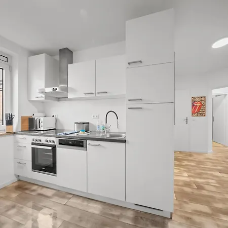 Apartment 8 Min Per U-bahn Zum Marienplatz - 120 Qm Schwabing - 3 Sz - 2 Baeder - 9 Personen