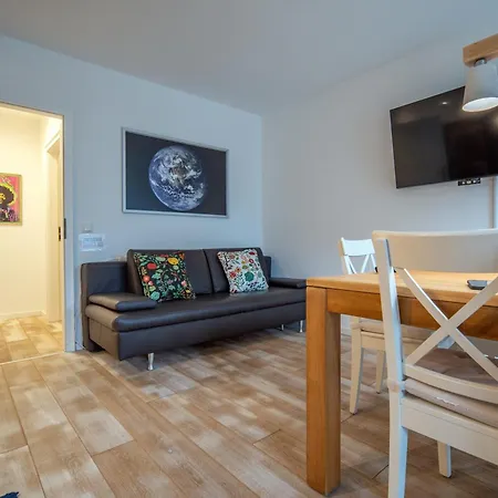 Apartment 8 Min Per U-bahn Zum Marienplatz - 120 Qm Schwabing - 3 Sz - 2 Baeder - 9 Personen Munich