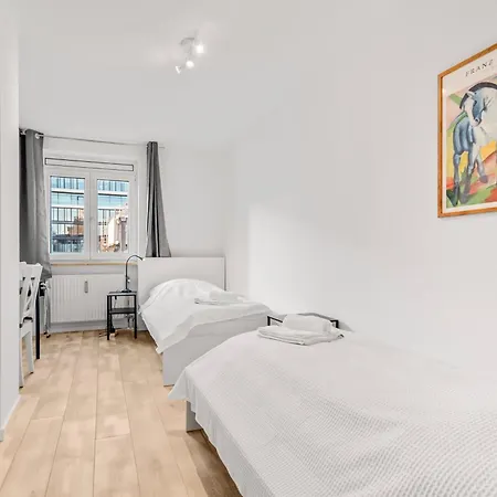 Apartment 8 Min Per U-bahn Zum Marienplatz - 120 Qm Schwabing - 3 Sz - 2 Baeder - 9 Personen *
