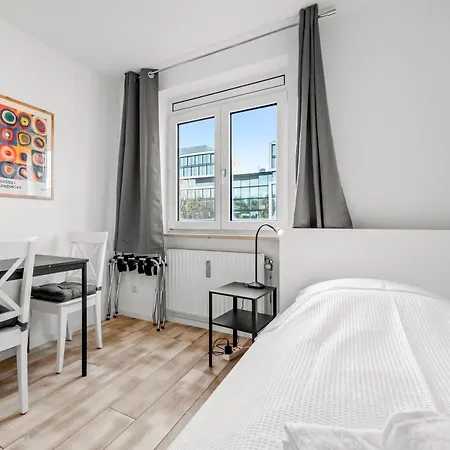 8 Min Per U-bahn Zum Marienplatz - 120 Qm Schwabing - 3 Sz - 2 Baeder - 9 Personen Appartement München