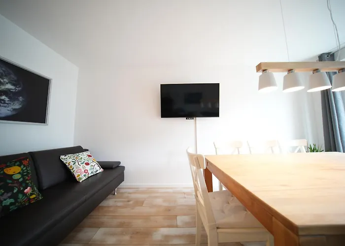 8 Min Per U-bahn Zum Marienplatz - 120 Qm Schwabing - 3 Sz - 2 Baeder - 9 Personen Appartement München