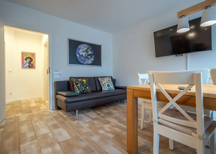 Appartement 8 Min Per U-bahn Zum Marienplatz - 120 Qm Schwabing - 3 Sz - 2 Baeder - 9 Personen München