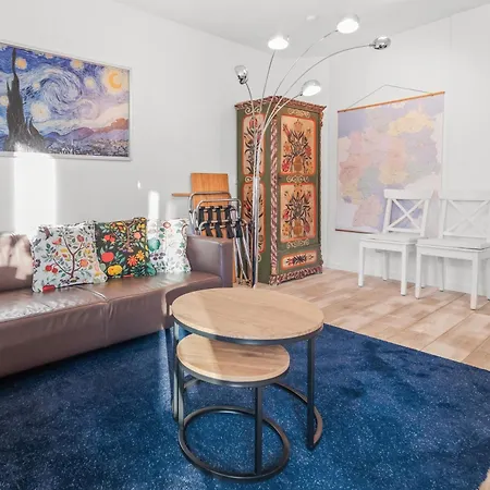 8 Min Per U-bahn Zum Marienplatz - 120 Qm Schwabing - 3 Sz - 2 Baeder - 9 Personen Apartment München